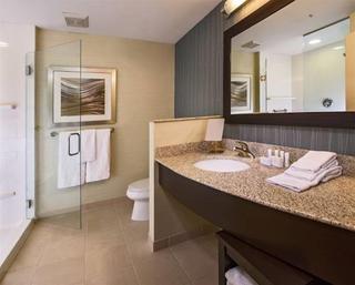 Courtyard Cleveland Airport South 3* Middleburg Heights