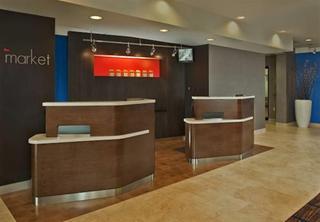 Hotel Courtyard Cleveland Airport South 3*