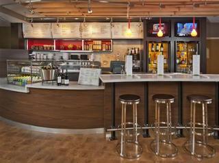 Courtyard Cleveland Airport South 3*